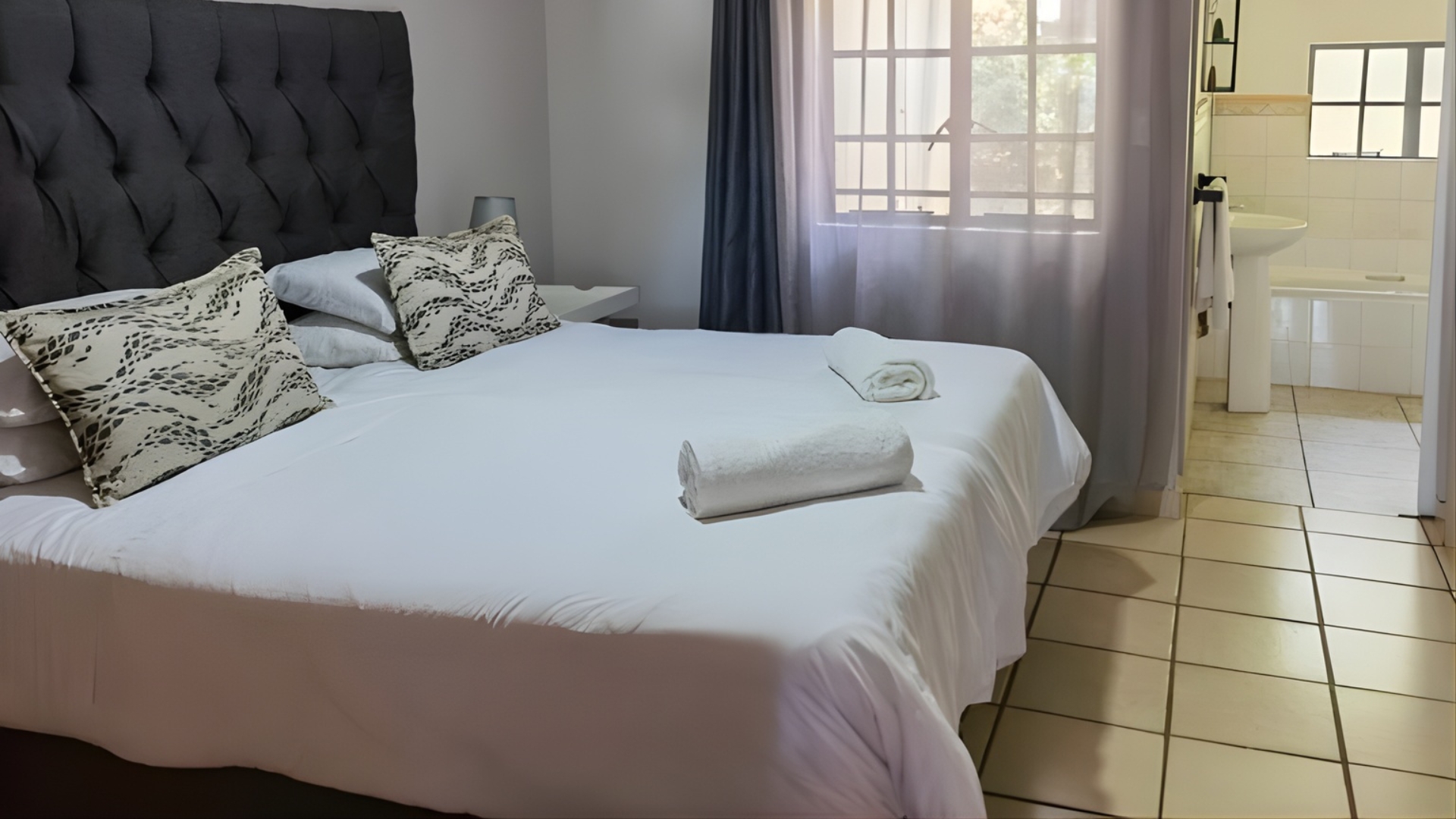 Family Wildlife Suite 1