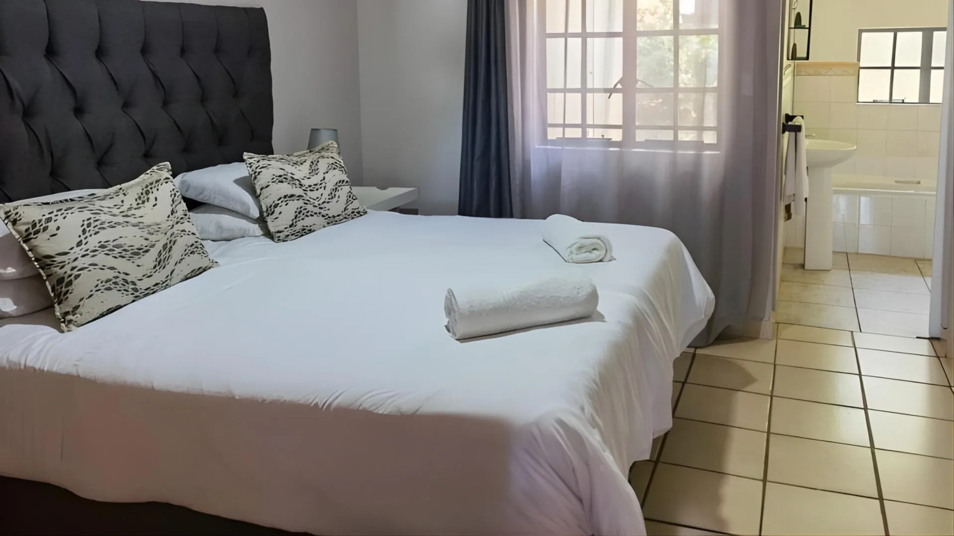 Family Wildlife Suite 1