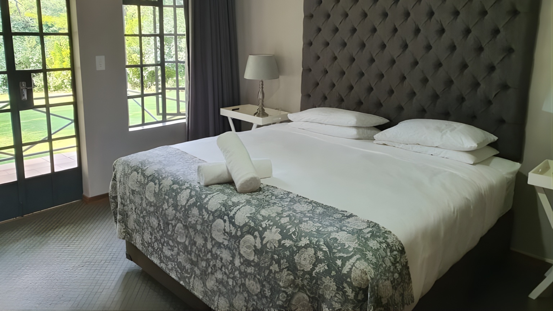 Wildlife Garden Suite 1